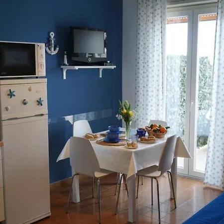 In Marchesana Mit Terrasse, Grill Und Garten Terme Vigliatore