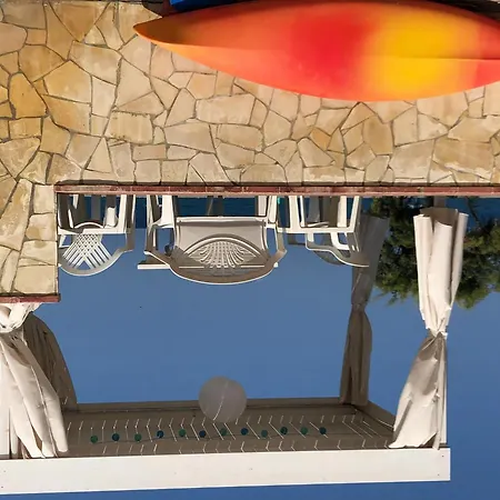 In Marchesana Mit Terrasse, Grill Und Garten Apartment *